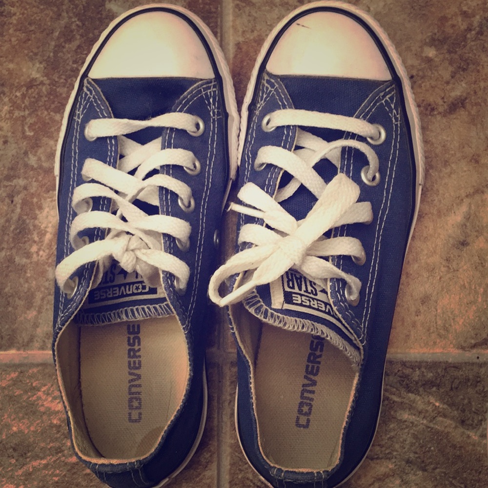 Boys converse